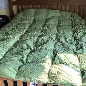 King size down comforter, barely used